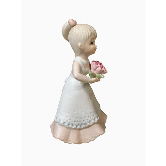Lenox Precious Moments January Girl Figurine "Smile God Loves You" 1983 - Picture 4 of 10